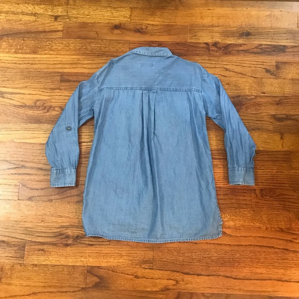 Old Navy Denim Blue Jean Button Down LS Shirt Girls 6 / 7 Small 2 Front Pockets